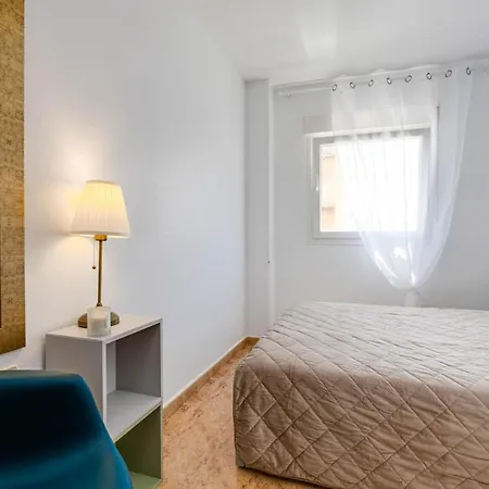 A Bright And Cozy Right Next To The Sea *