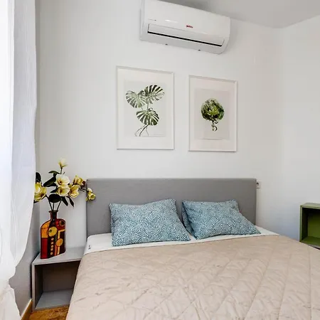 A Bright And Cozy Right Next To The Sea *