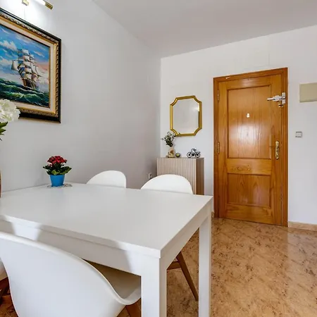 Apartment A Bright And Cozy Right Next To The Sea