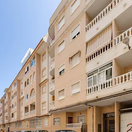 A Bright And Cozy Right Next To The Sea Apartment